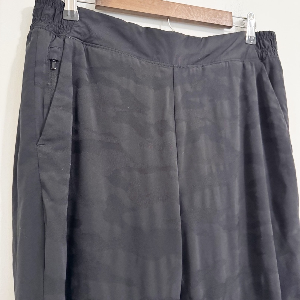 Athleta Brooklyn Textured Camo Lined Jogger Black 14T Tall - Picture 7 of 16